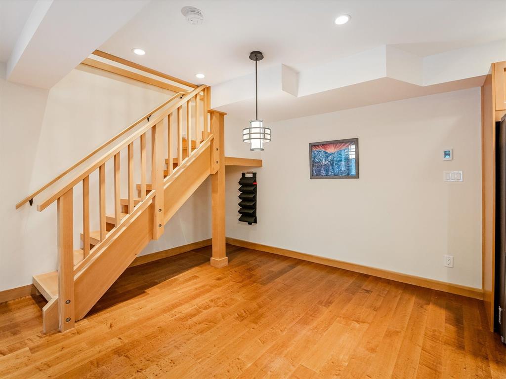 #11 – 2556 Snowridge Crescent