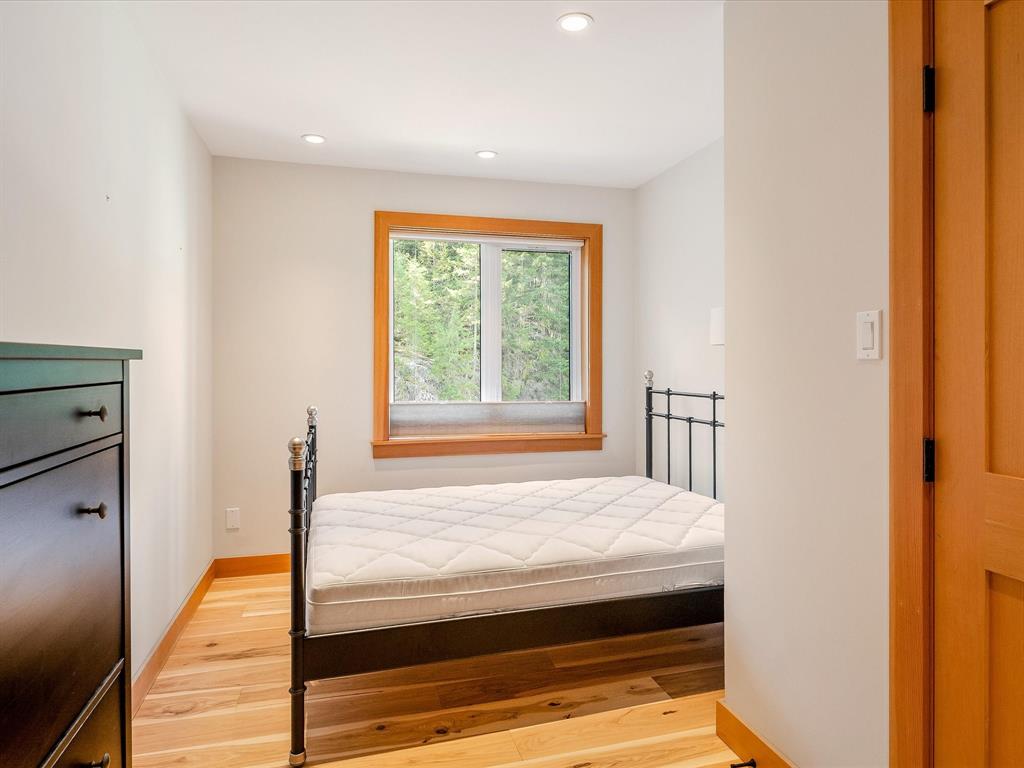 #11 – 2556 Snowridge Crescent