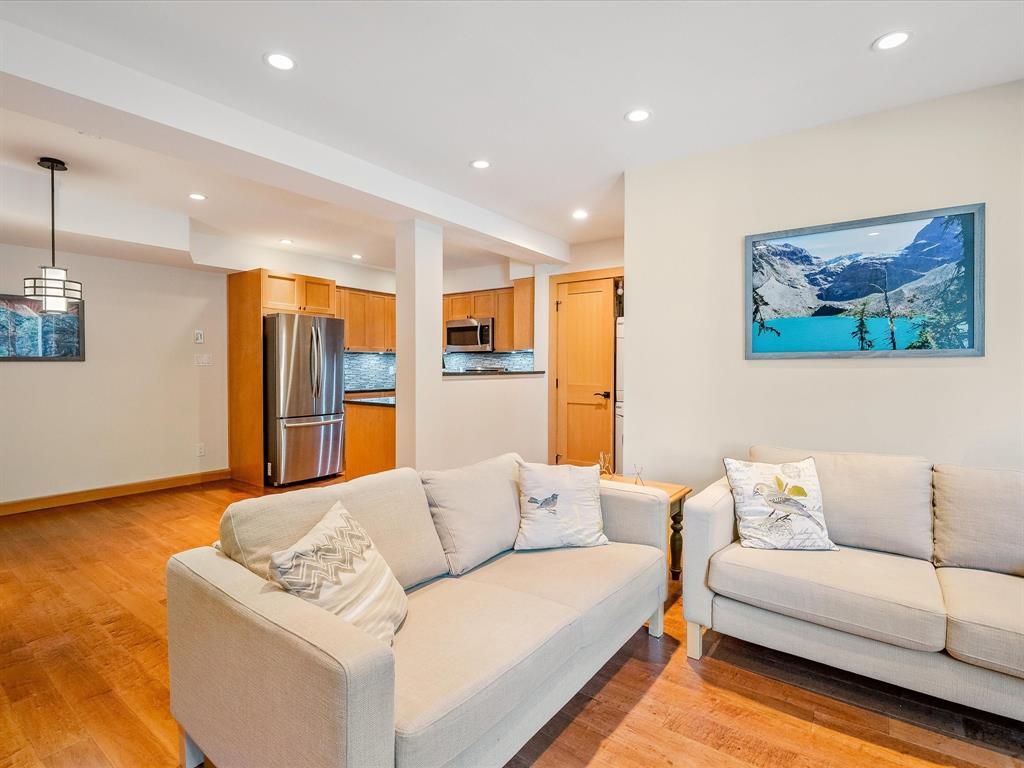 #11 – 2556 Snowridge Crescent