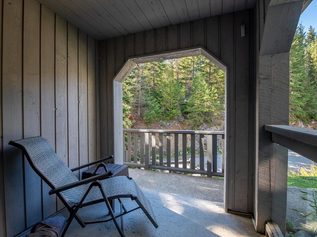 #11 – 2556 Snowridge Crescent