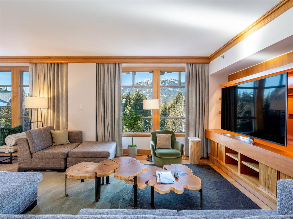 #530/532/534 – 4591 Blackcomb Way