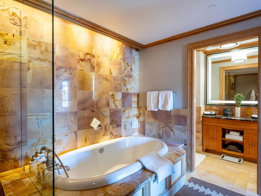 #530/532/534 – 4591 Blackcomb Way