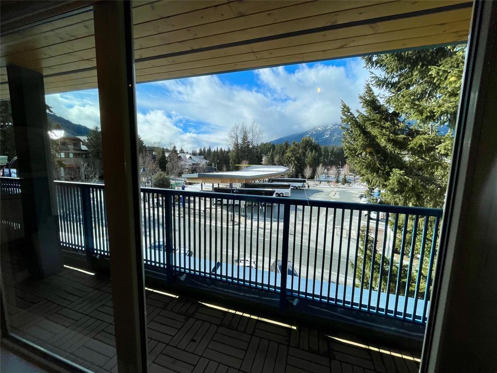 #203 – 4321 VILLAGE GATE Boulevard