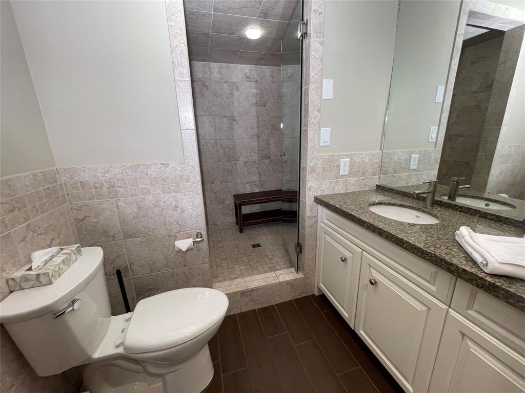 #203 – 4321 VILLAGE GATE Boulevard