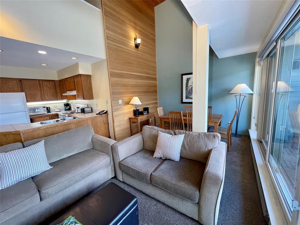 #203 – 4321 VILLAGE GATE Boulevard