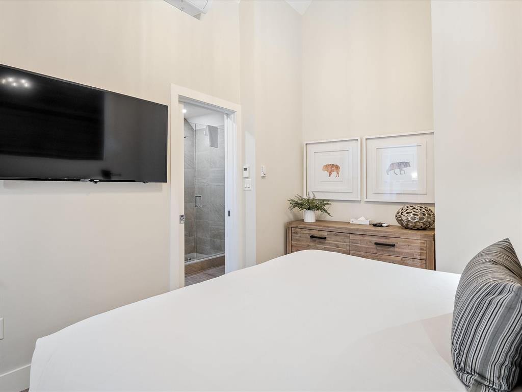 #23 – 4700 Glacier Drive