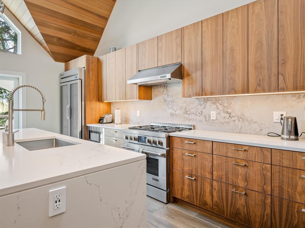 #23 – 4700 Glacier Drive