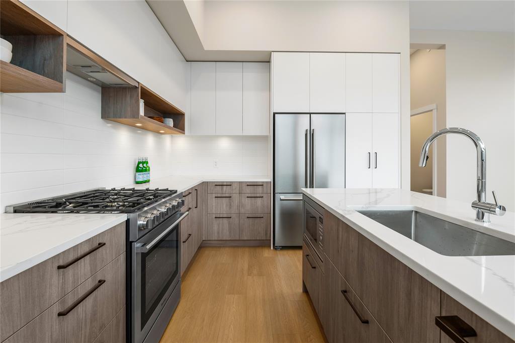 #25 – 4000 Sunstone Way