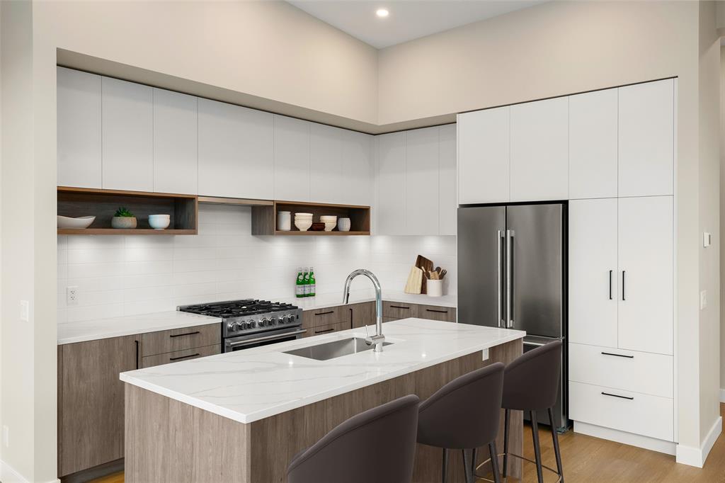 #25 – 4000 Sunstone Way