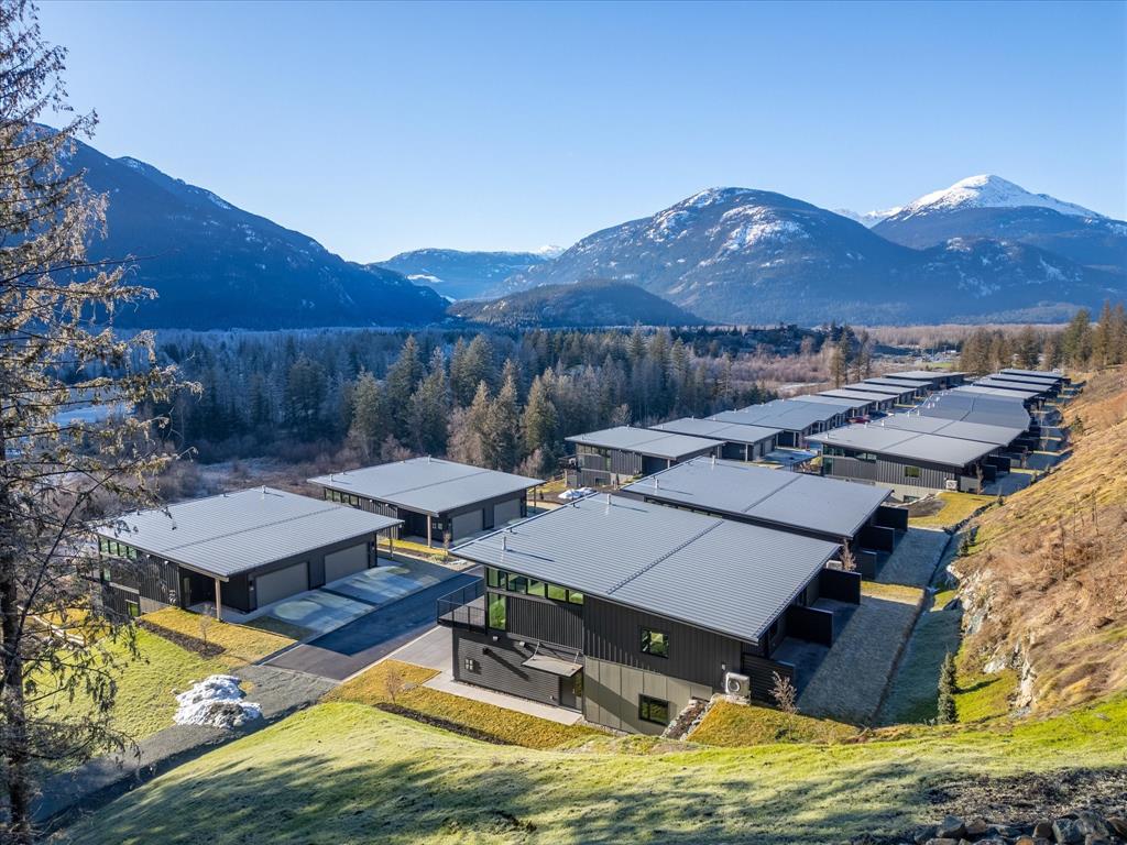 #25 – 4000 Sunstone Way