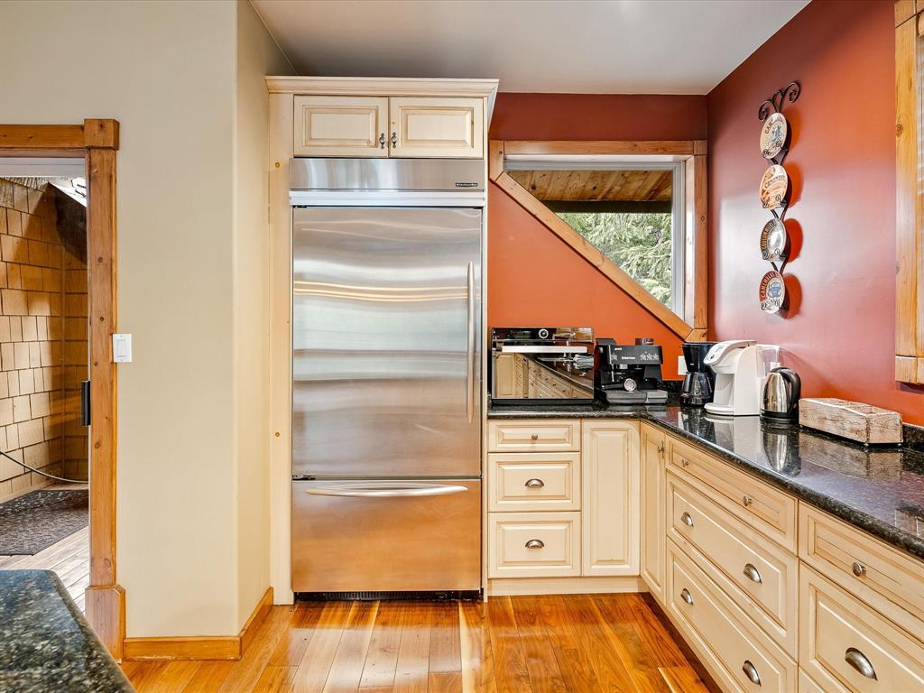 8115 Muirfield Crescent