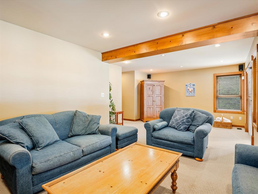 8115 Muirfield Crescent