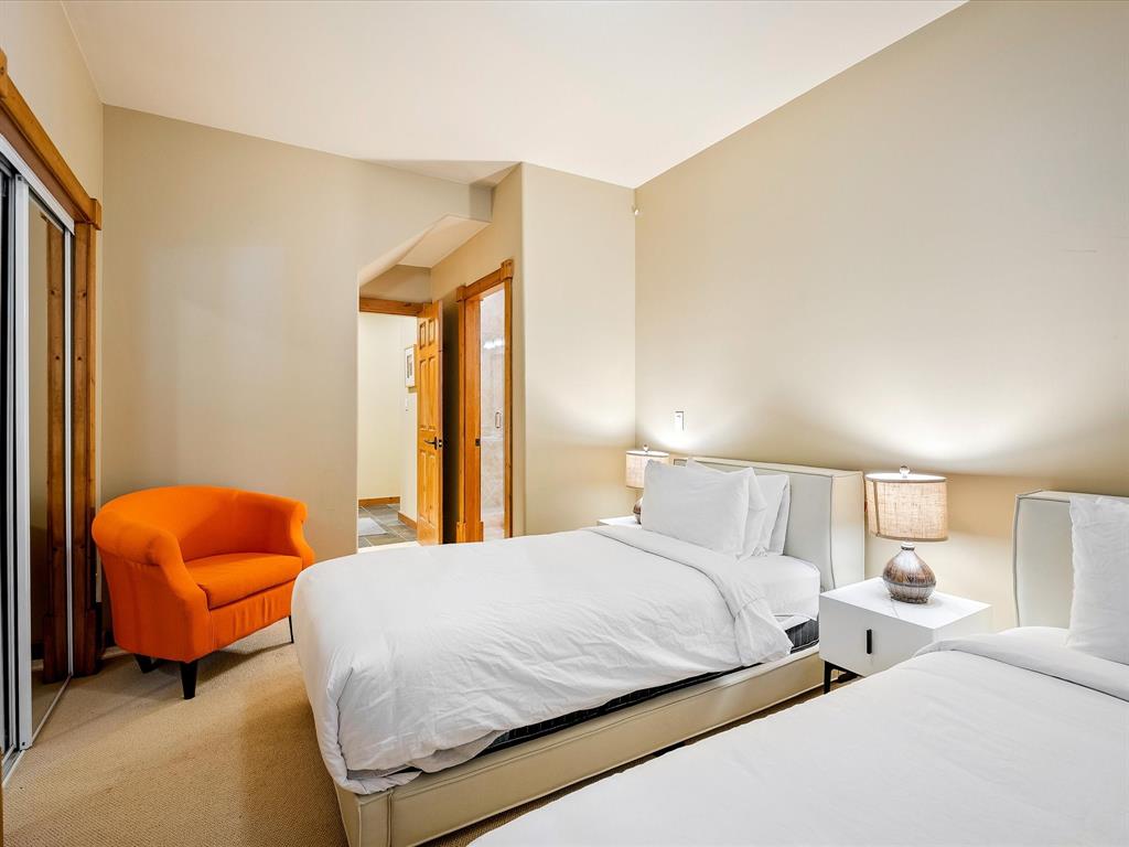 8115 Muirfield Crescent