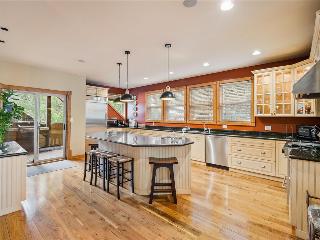 8115 Muirfield Crescent