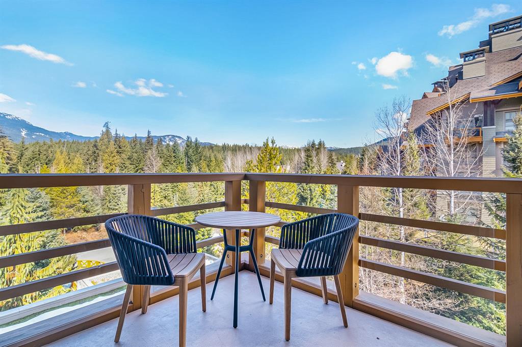 #511/512 – 4591 Blackcomb Way