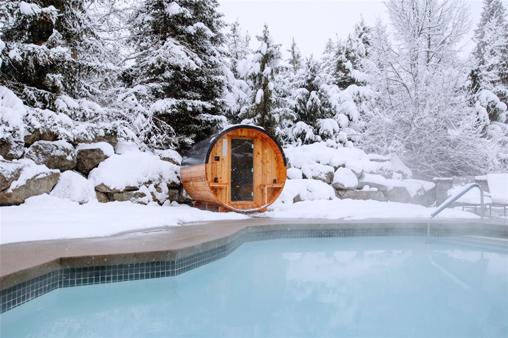 #511/512 – 4591 Blackcomb Way