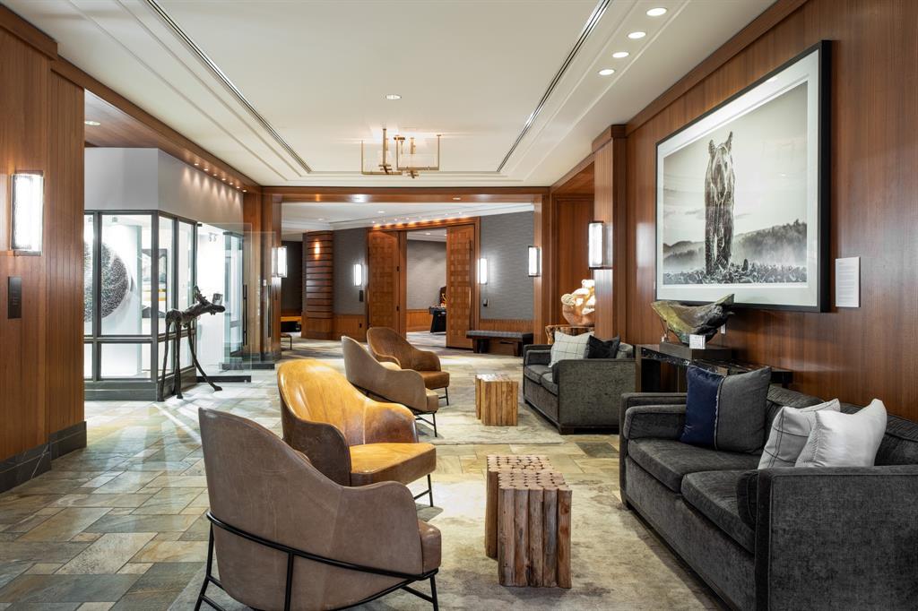 #511/512 – 4591 Blackcomb Way