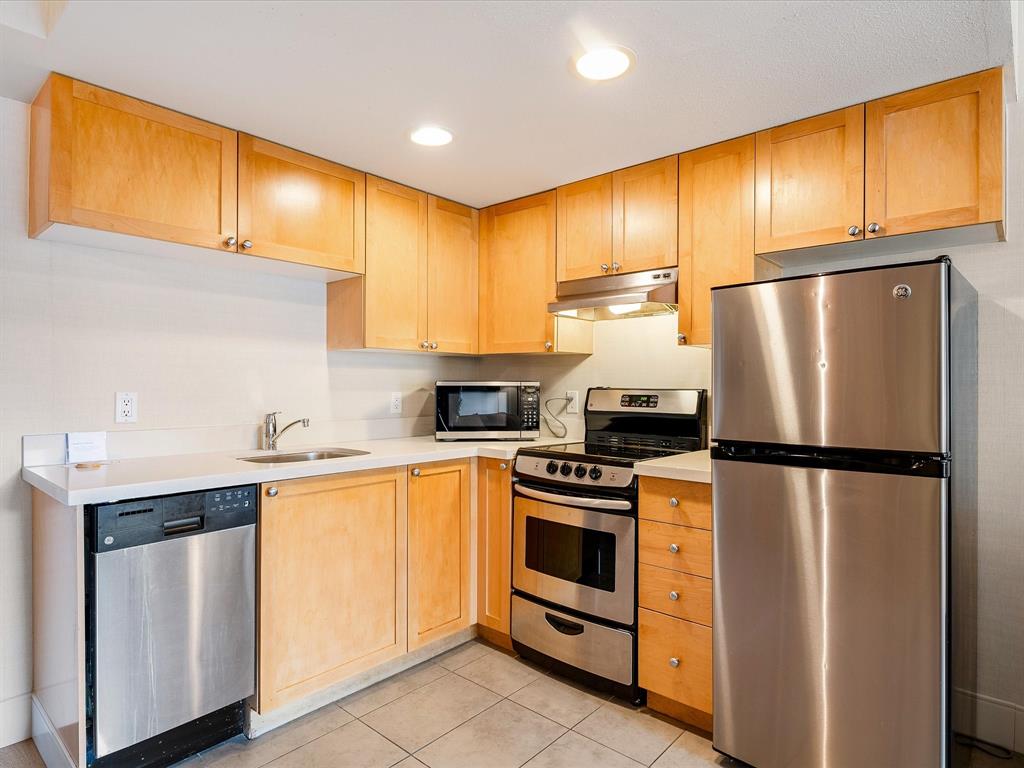 #1533 – 4308 Main Street