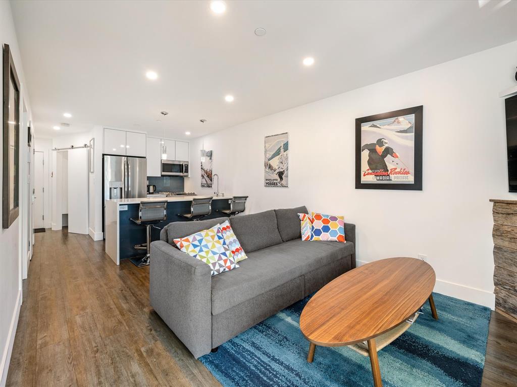 #309 – 4360 Lorimer Road