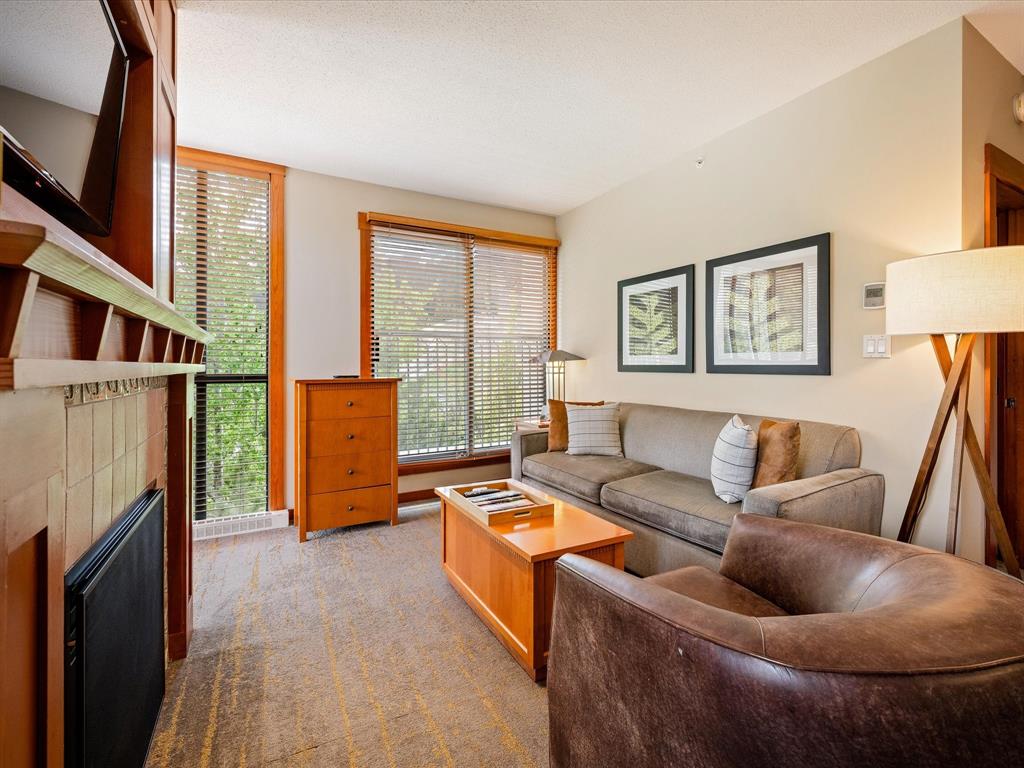 #216 – 4320 Sundial Crescent