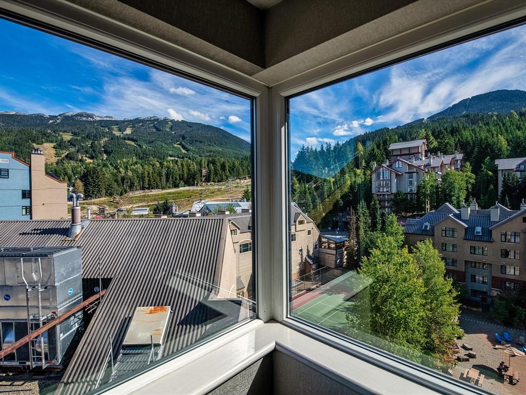 #306 – 4050 Whistler Way