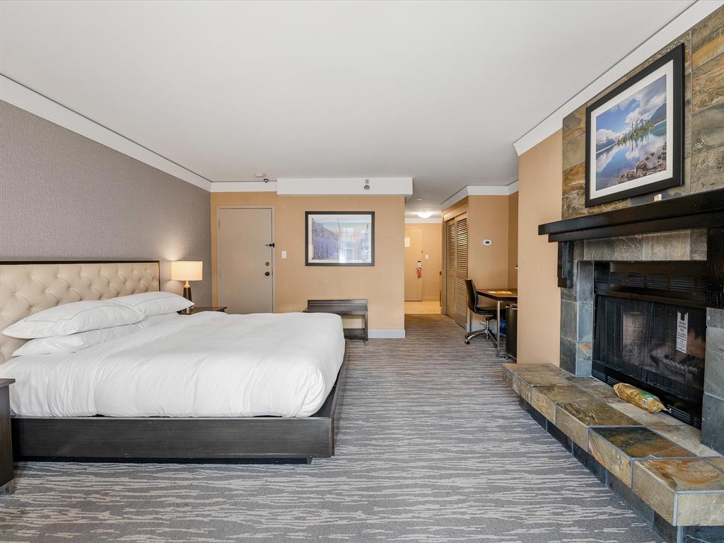 #428/430 – 4050 Whistler Way