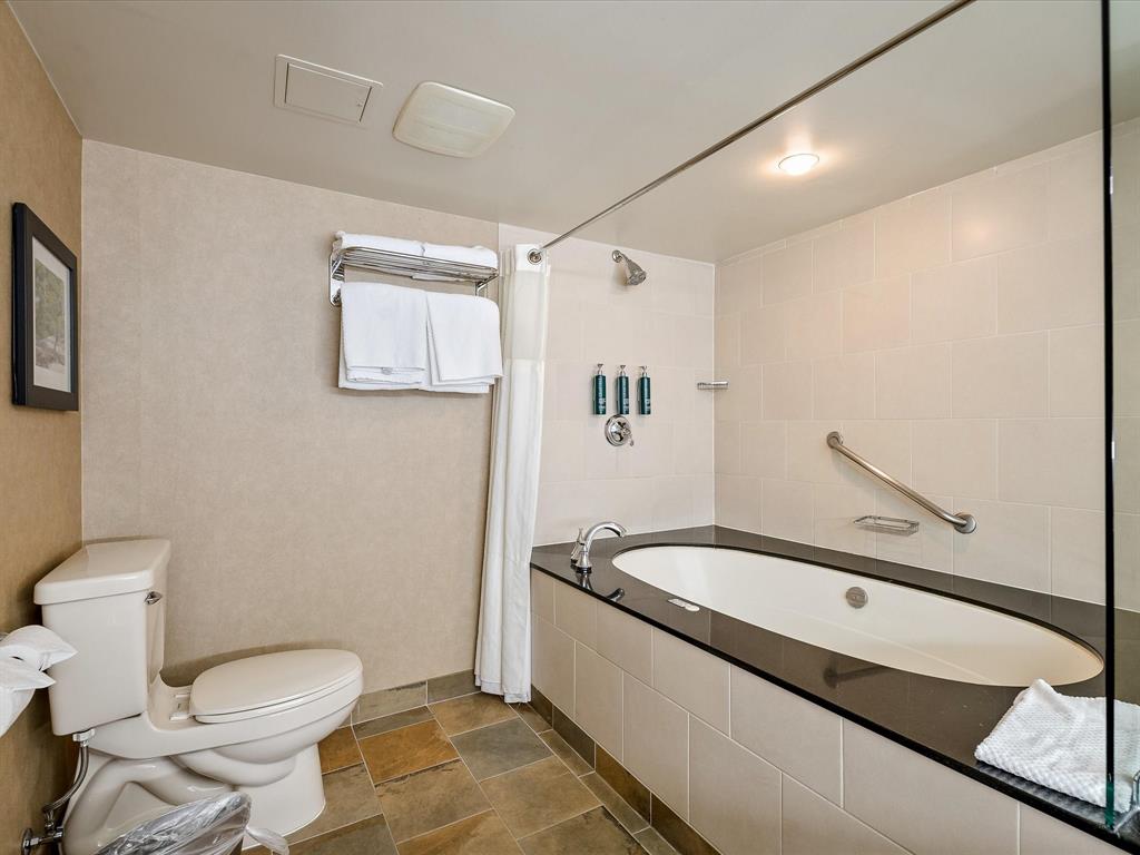 #428/430 – 4050 Whistler Way