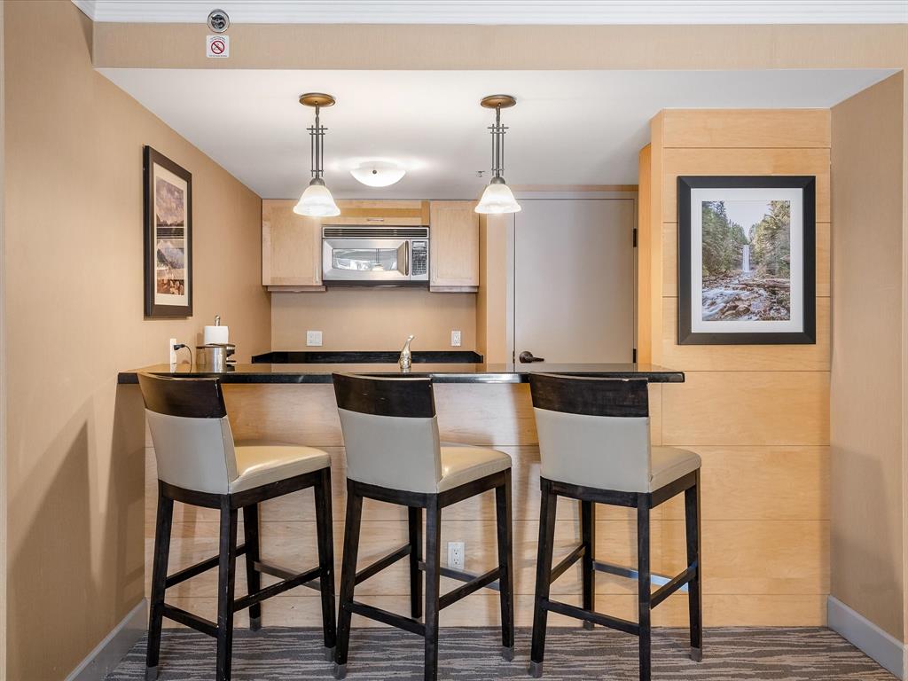 #428/430 – 4050 Whistler Way