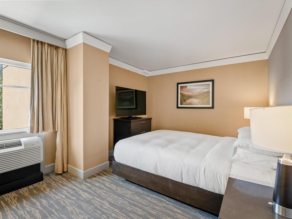 #428/430 – 4050 Whistler Way