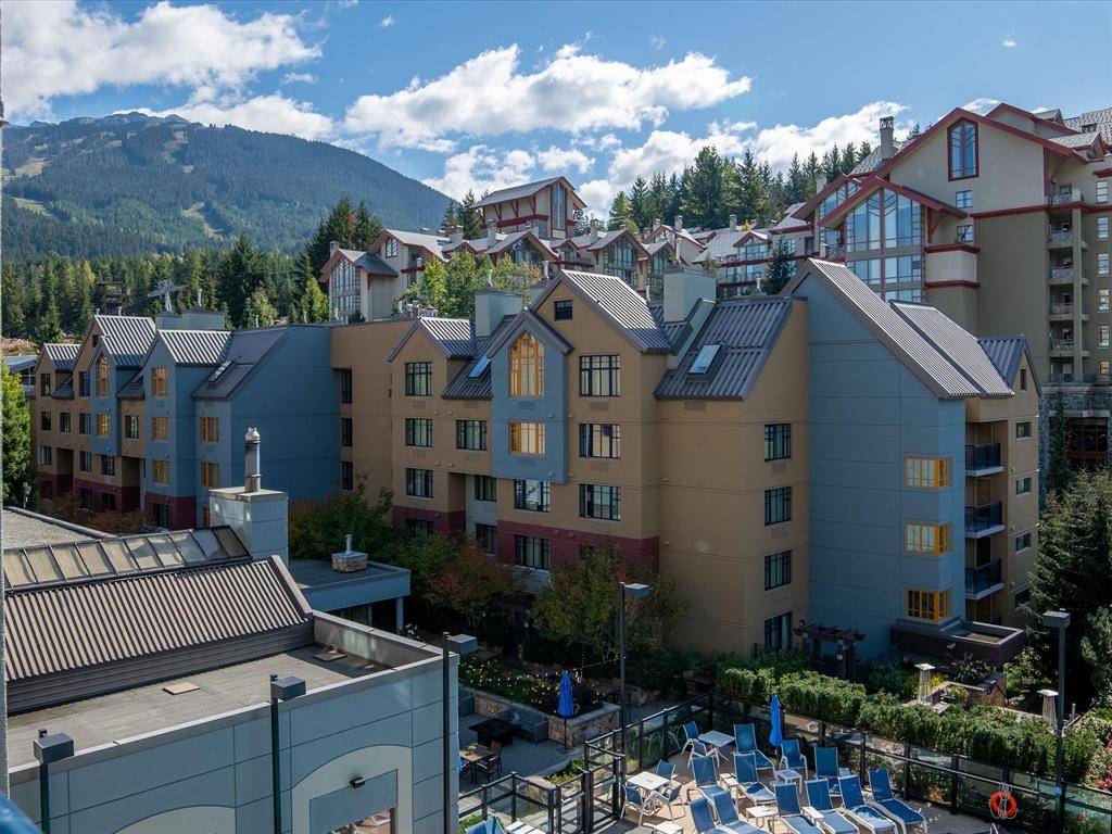 #428/430 – 4050 Whistler Way