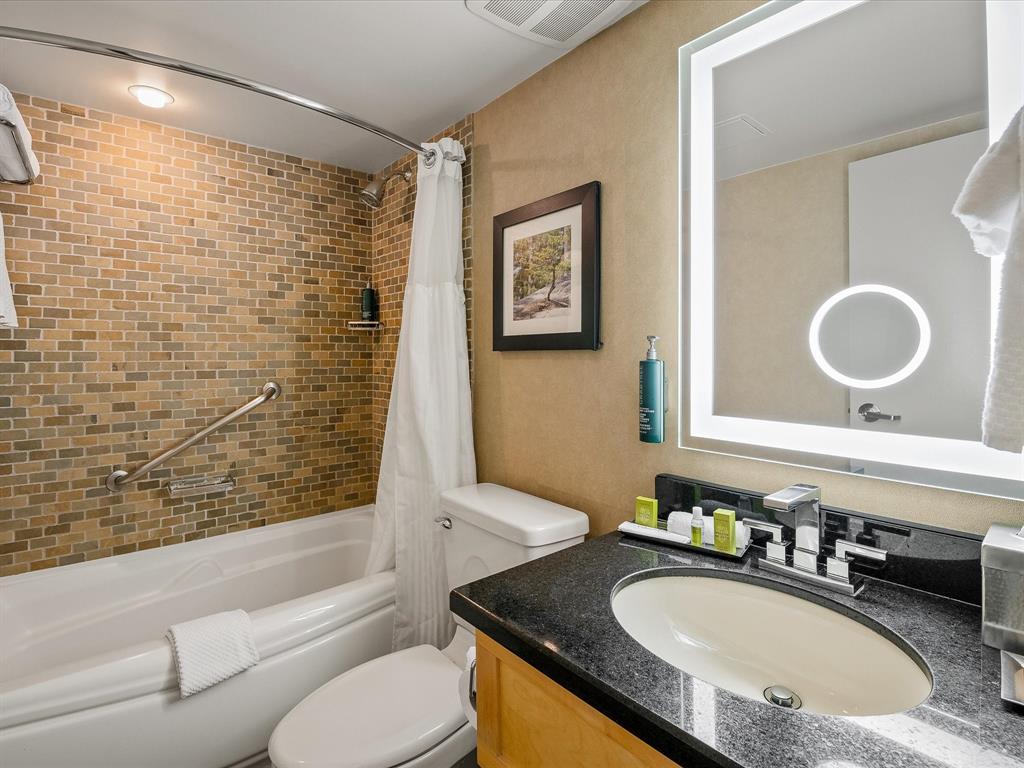 #428/430 – 4050 Whistler Way