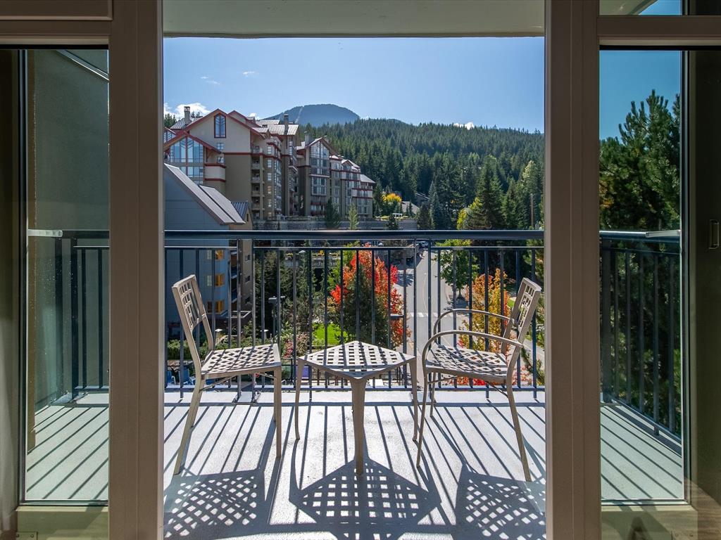 #428/430 – 4050 Whistler Way