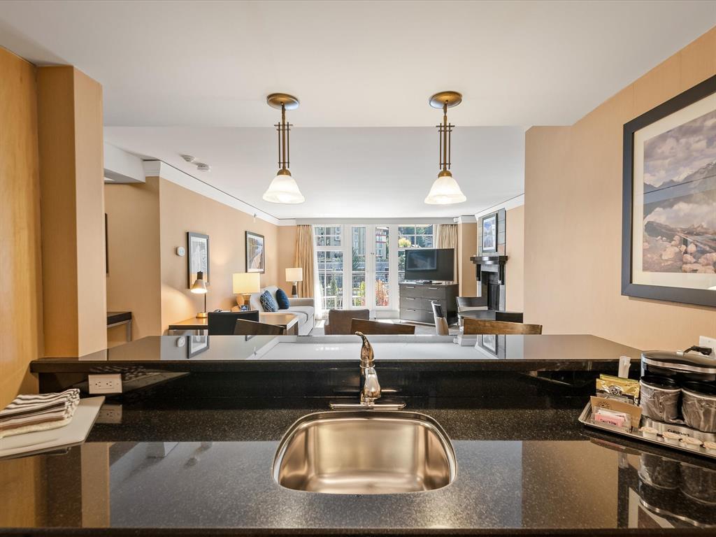 #428/430 – 4050 Whistler Way