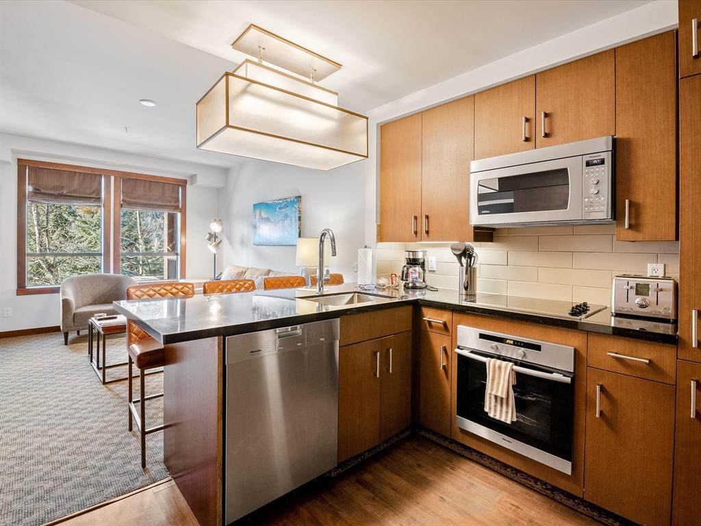 #114D – 2020 London Lane