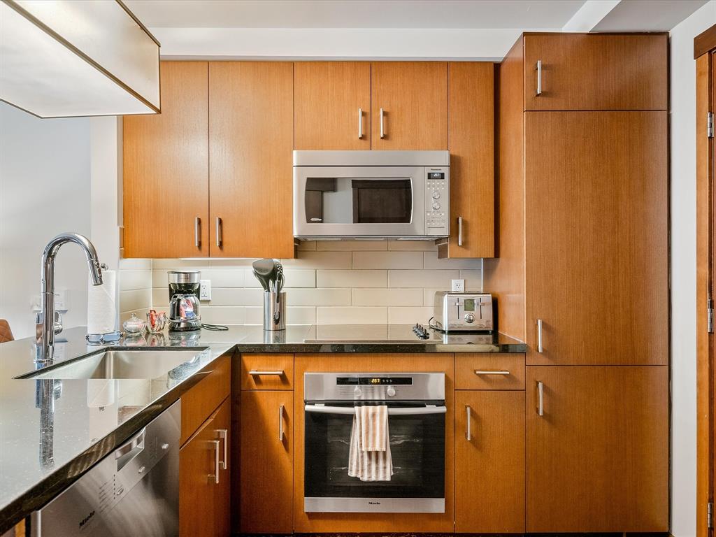 #114D – 2020 London Lane