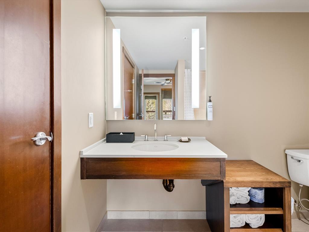 #114D – 2020 London Lane