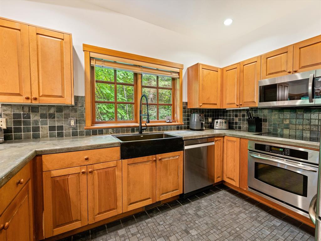 #6 – 2240 Nordic Drive