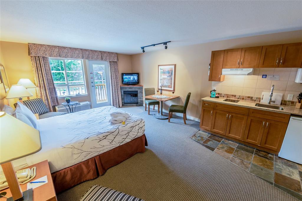 #324 – 1490 Portage Road