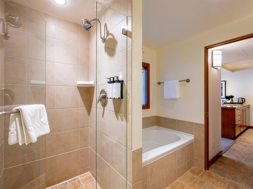 #6613 – 4299 Blackcomb Way