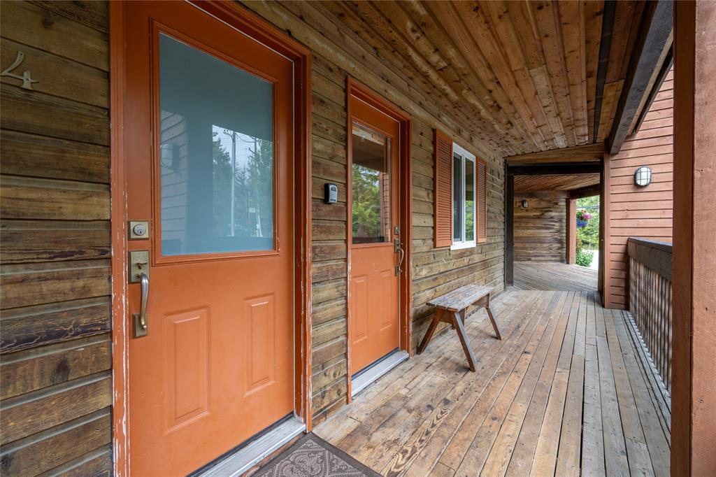 #4 – 7001 Nesters Road