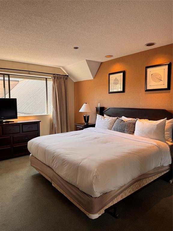 #901 – 4293 Mountain Square