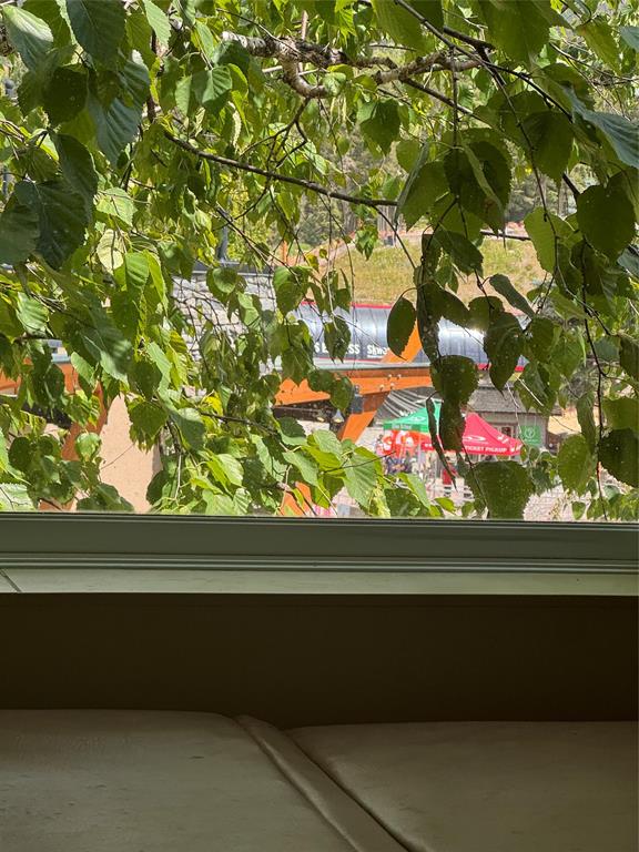 #901 – 4293 Mountain Square