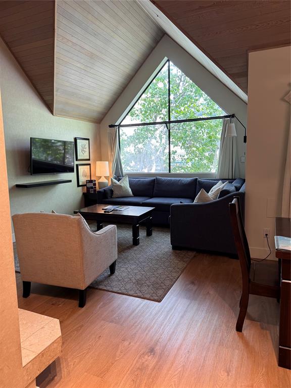 #901 – 4293 Mountain Square