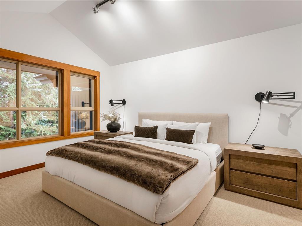 #1 – 4668 Blackcomb Way