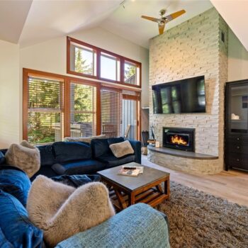 #4 – 4661 Blackcomb Way