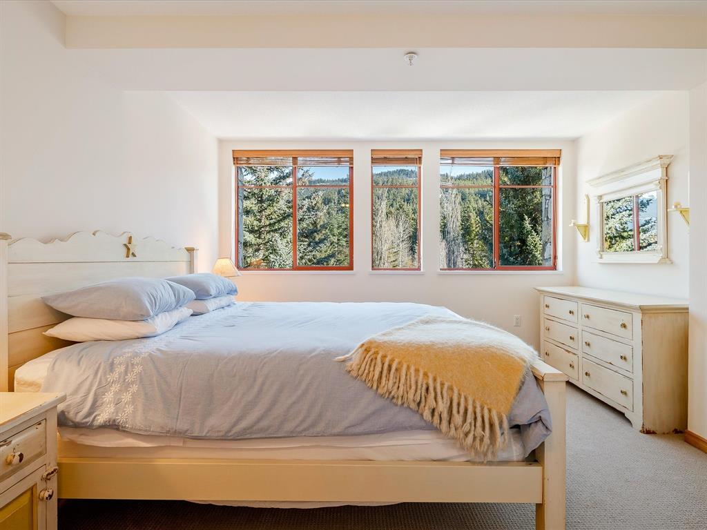 #207 – 8080 Nicklaus North Boulevard