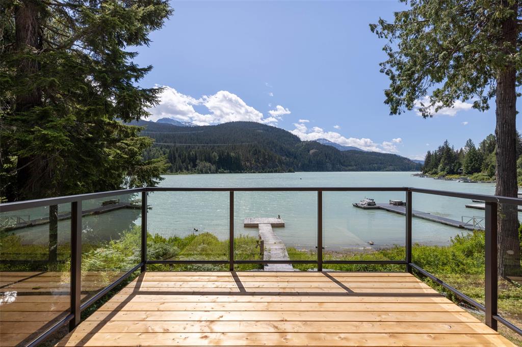 9249 Lakeshore Drive