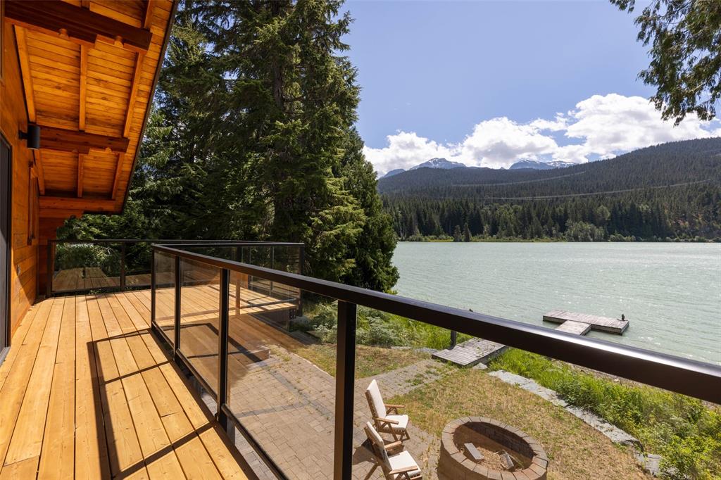 9249 Lakeshore Drive