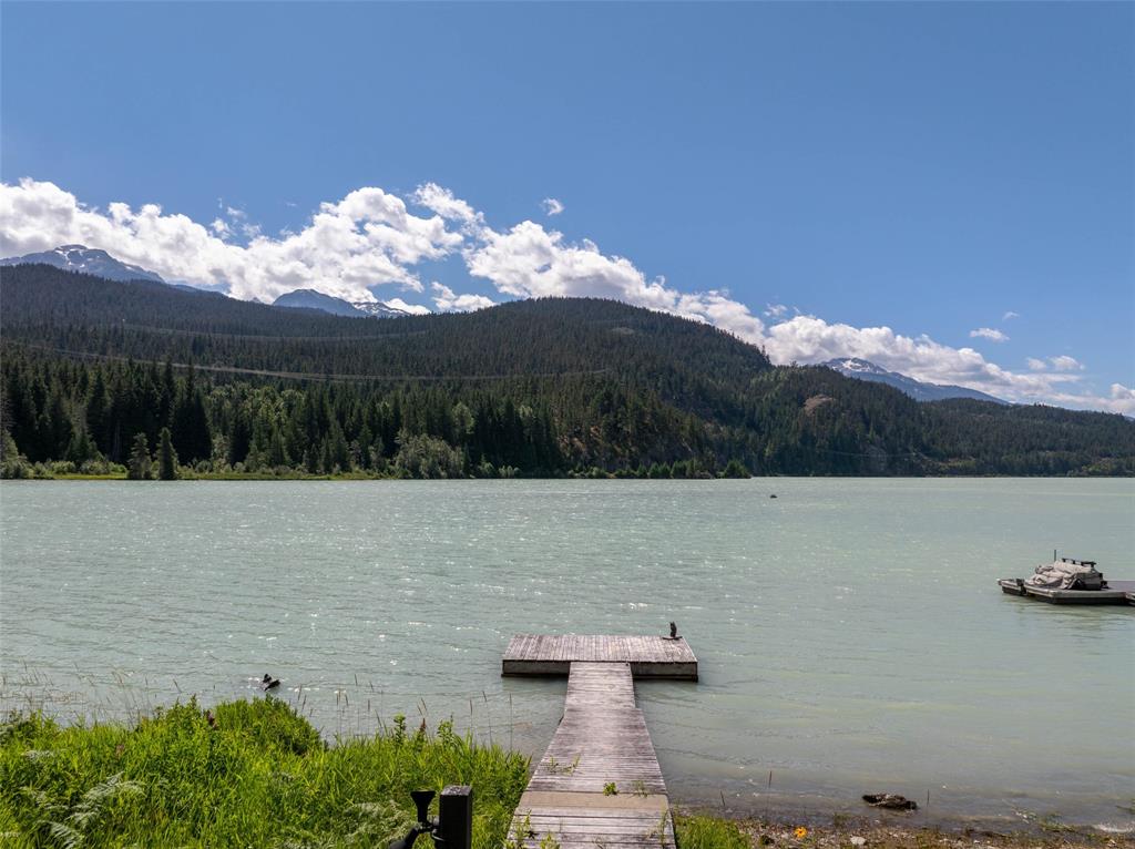 9249 Lakeshore Drive