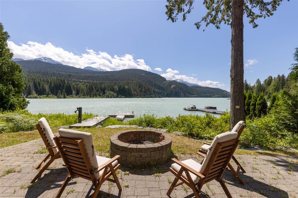 9249 Lakeshore Drive